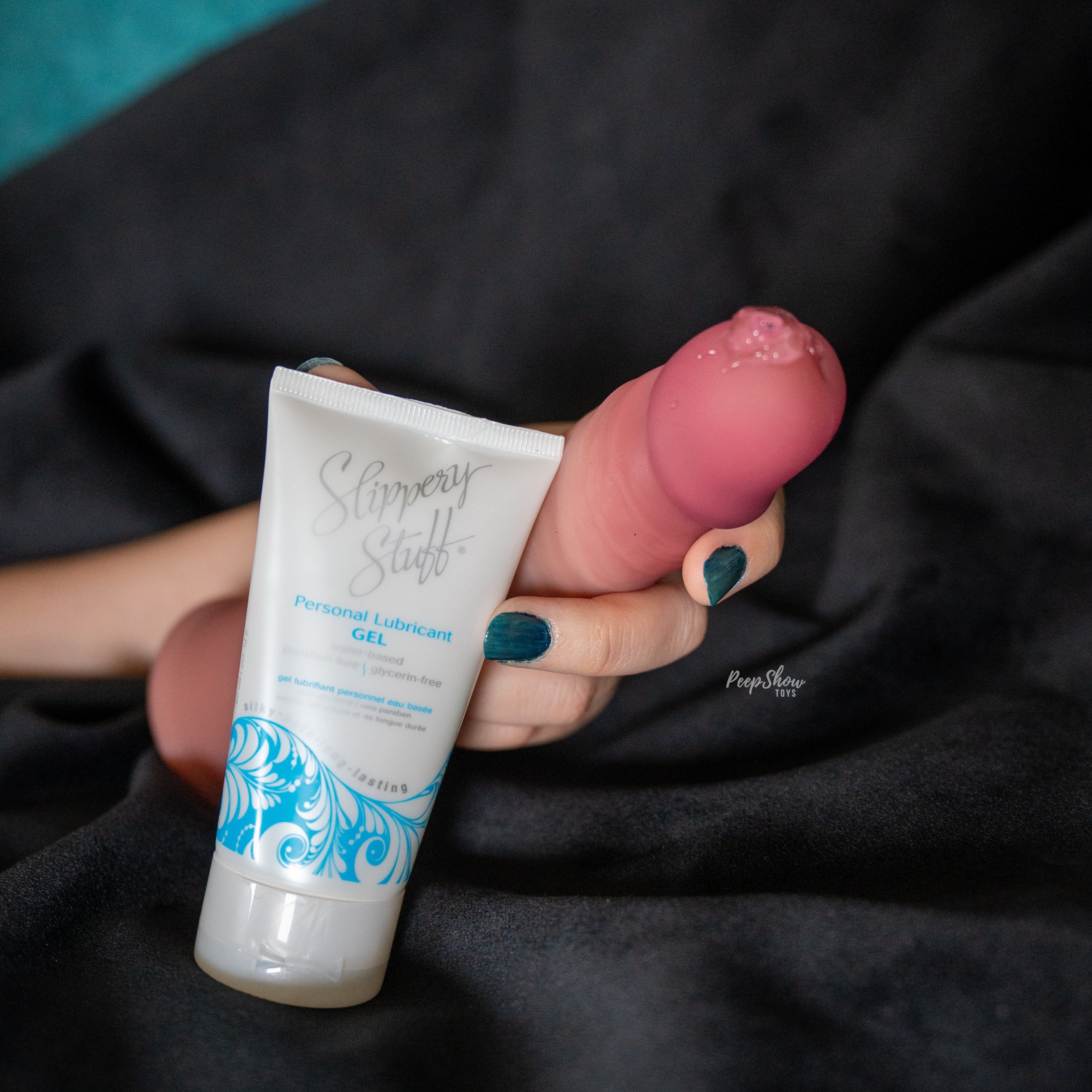 Solina Sex Blanket Bundle + Ultra-Realistic Dildo & Lubricant - Image 2